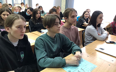 Омские школьники познакомились с факультетом истории, философии и права ОмГПУ